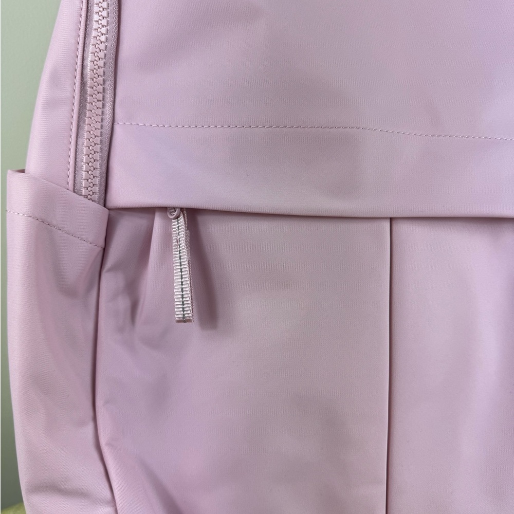 Lululemon Everyday Backpack. NWT - Picture 3 of 9